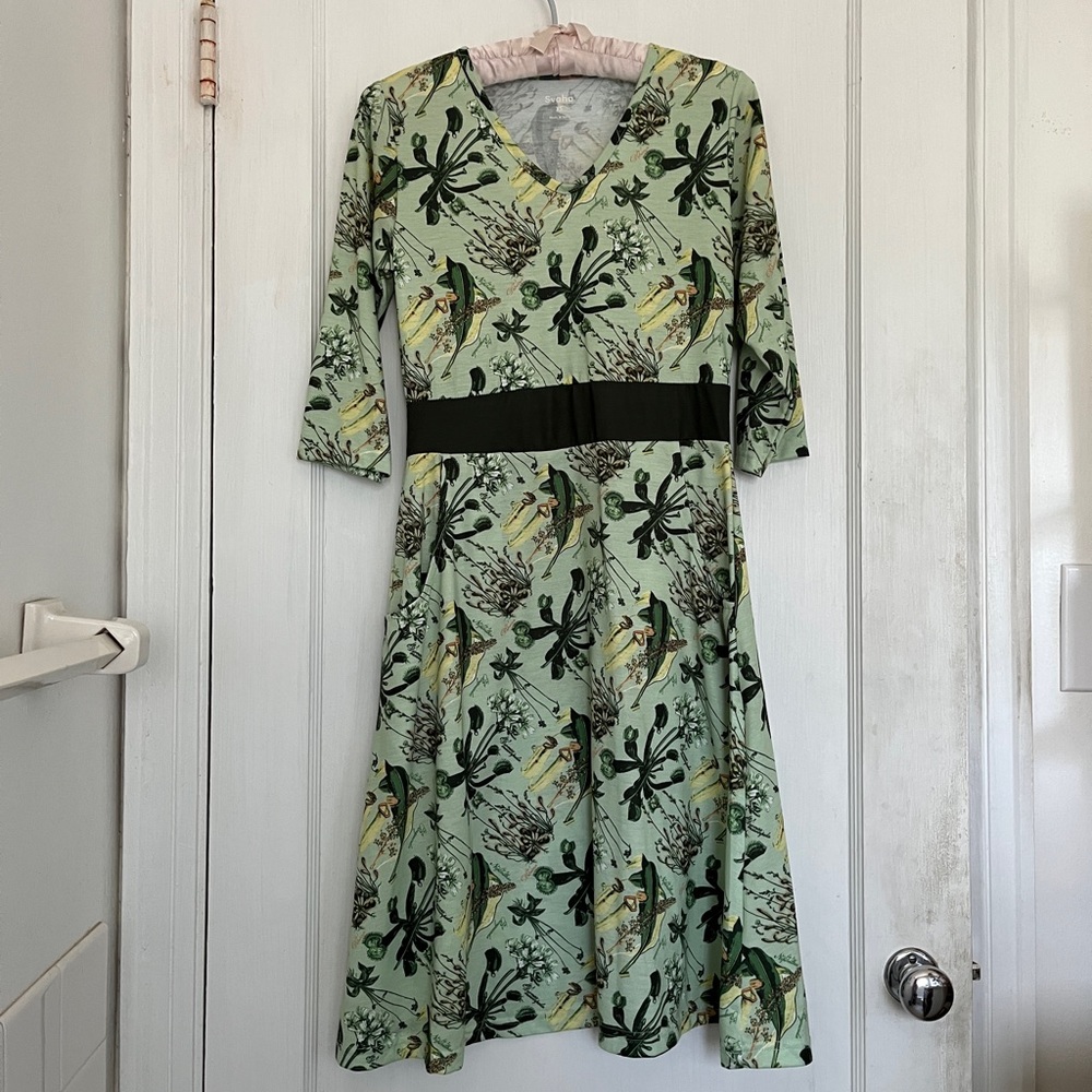 👗 NWT Svaha Vintage Carnivorous Plant Plot Ruby Dress size XS